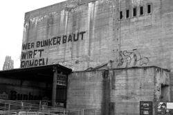 bunker-am-askanischen-platz-anhalter-bahnhof_44916832525_o